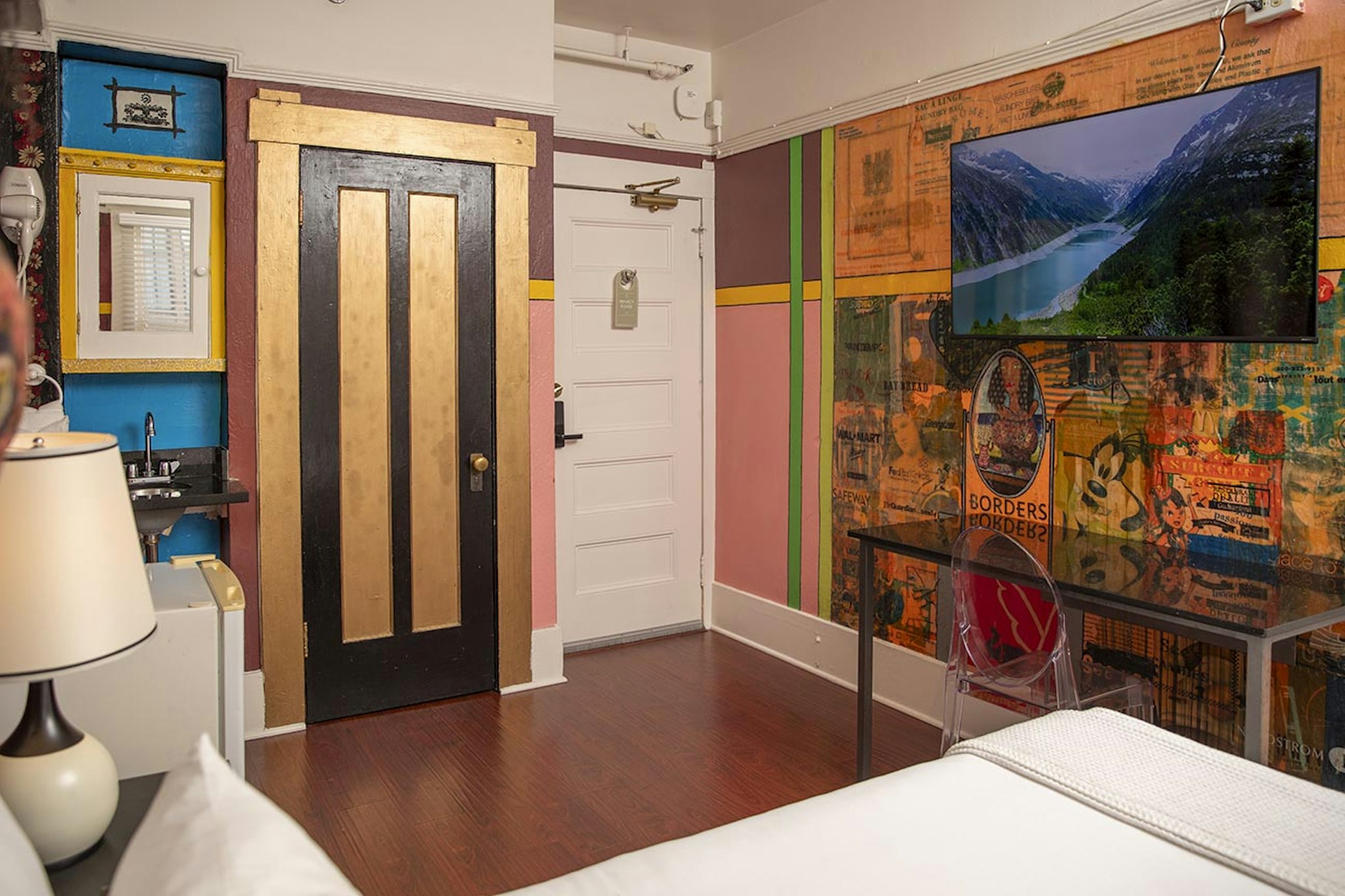 Hotel Des Arts 78/78
