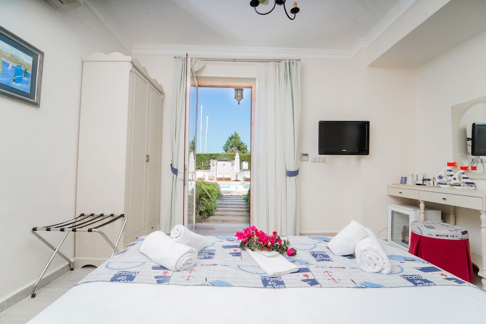 Alacati Marina Palace 38/50