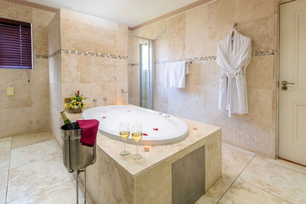 The Royal Villas Swaziland 36/36