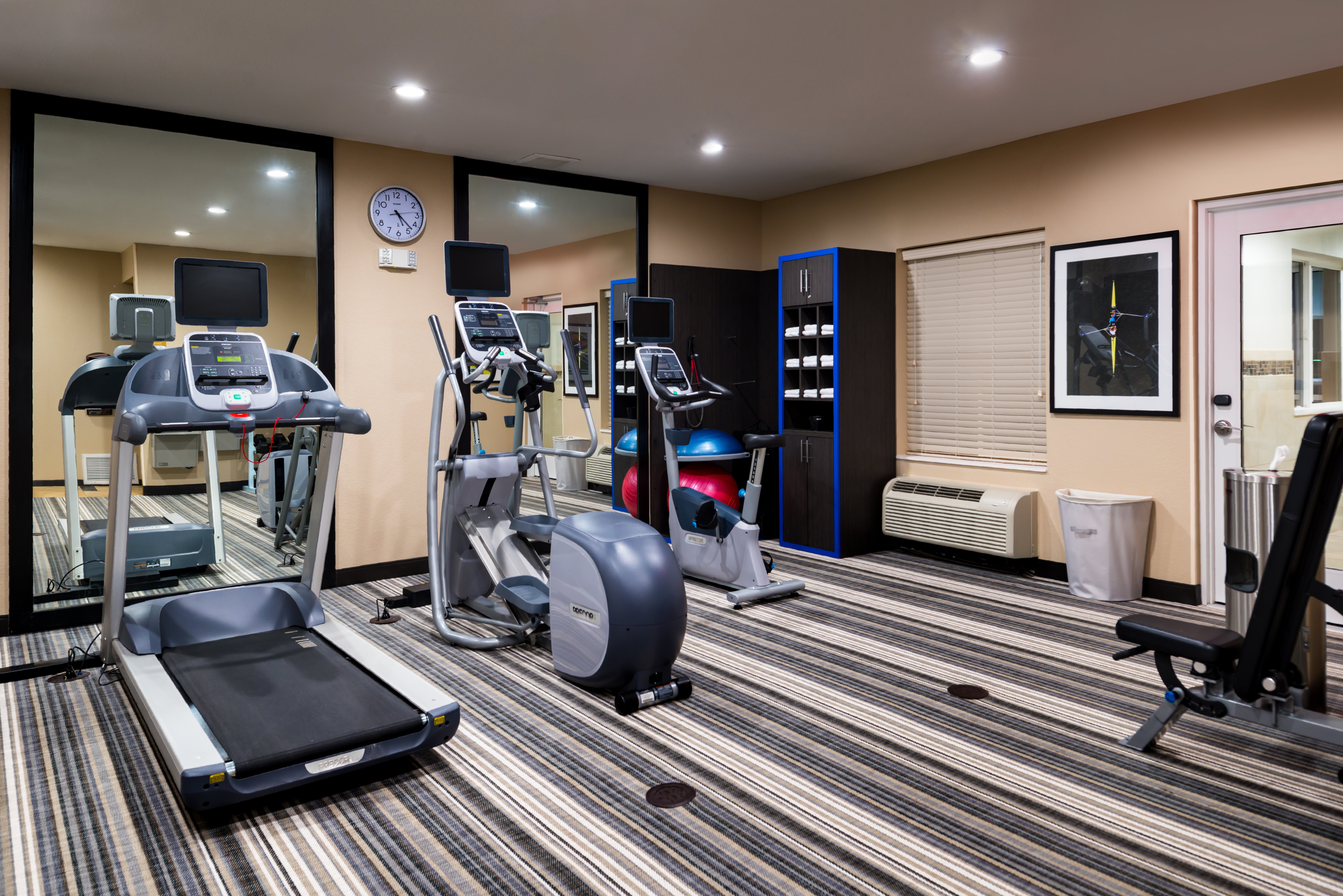 CANDLEWOOD SUITES CARLSBAD SOUTH 23/50
