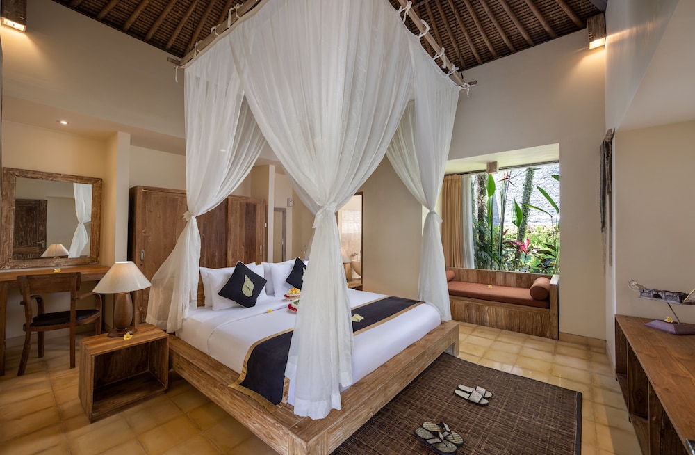 2 BEDROOMS, FAMILY, VILLA
