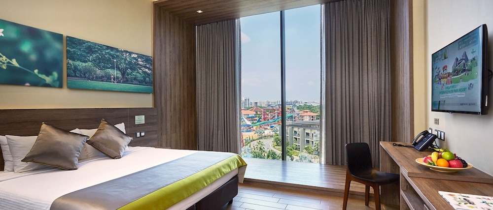 ROOM, DOUBLE OR TWIN BED, PRIVATE BATHROOM