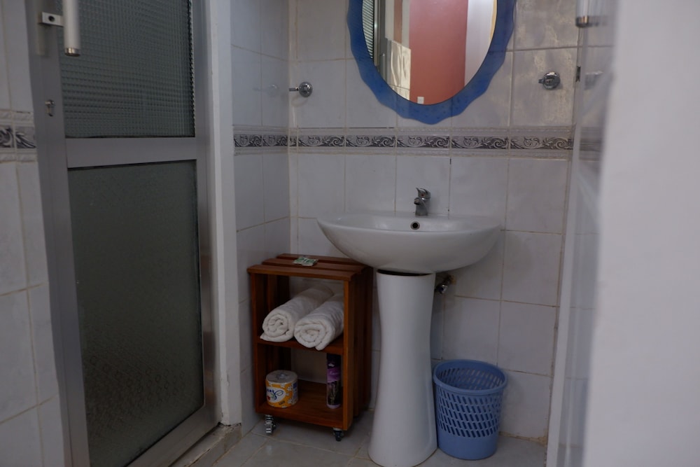 Mama Thea Homes - Hostel 44/45