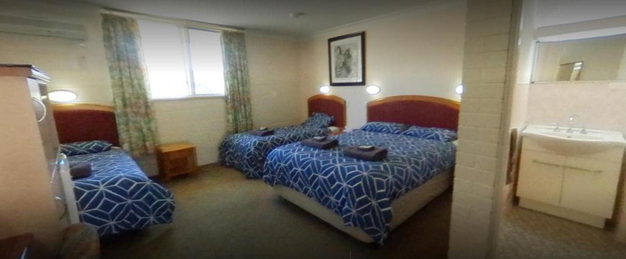 The Clansman Motel 3/21