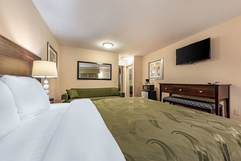 Scottish Fairway Inn 15/37