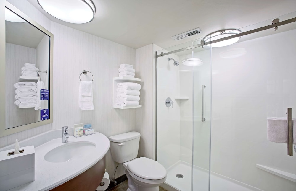 Hampton Inn Lancaster, PA 18/42