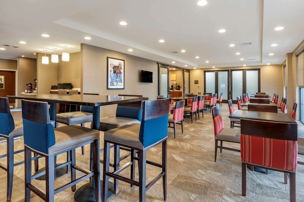 Comfort Suites Manheim - Lancaster 41/55