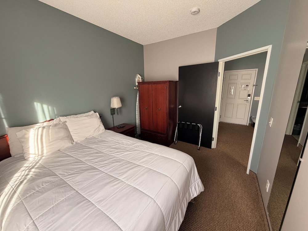 River Hills Hotel 8/66