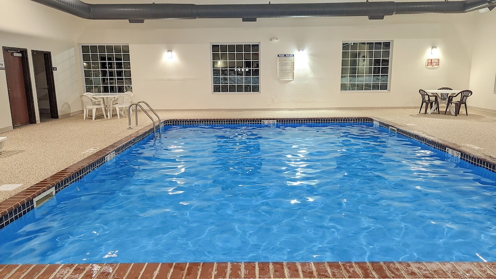 Estherville Hotel Amp Suites 2/50