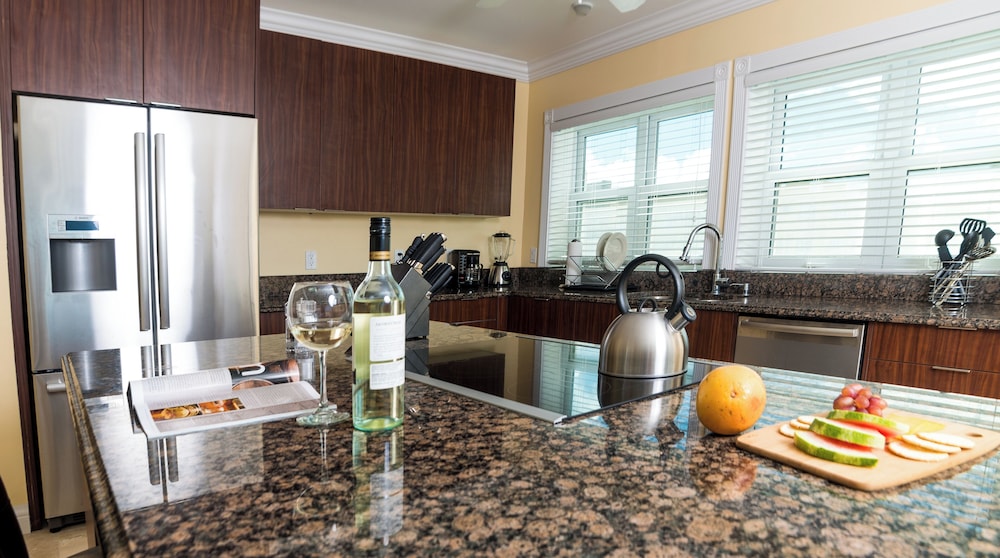 The Hamilton Beach Villas & Spa 27/50