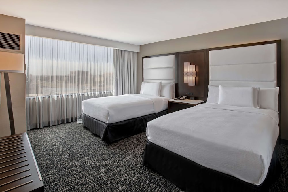 SUITE, 2 DOUBLE BEDS, ACCESSIBLE