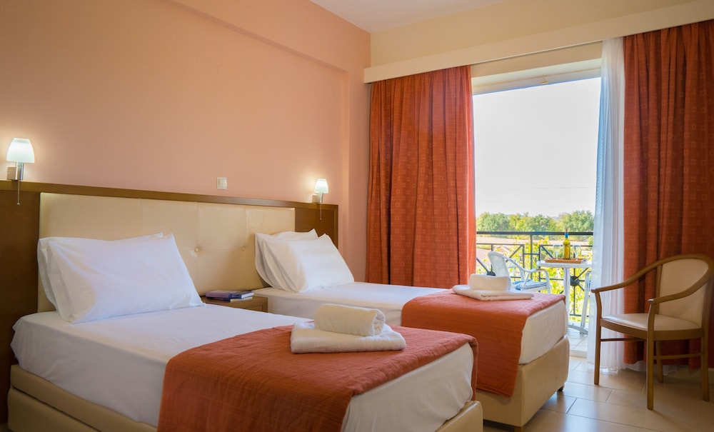 ROOM, DOUBLE OR TWIN BED, POOL VIEW