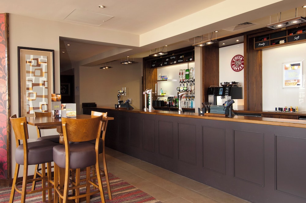 Premier Inn London Stratford 9/64