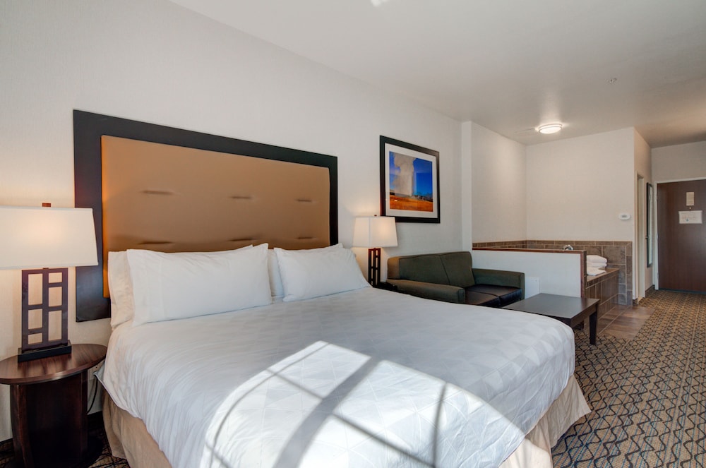 Standard, King Bed, Jetted Tub