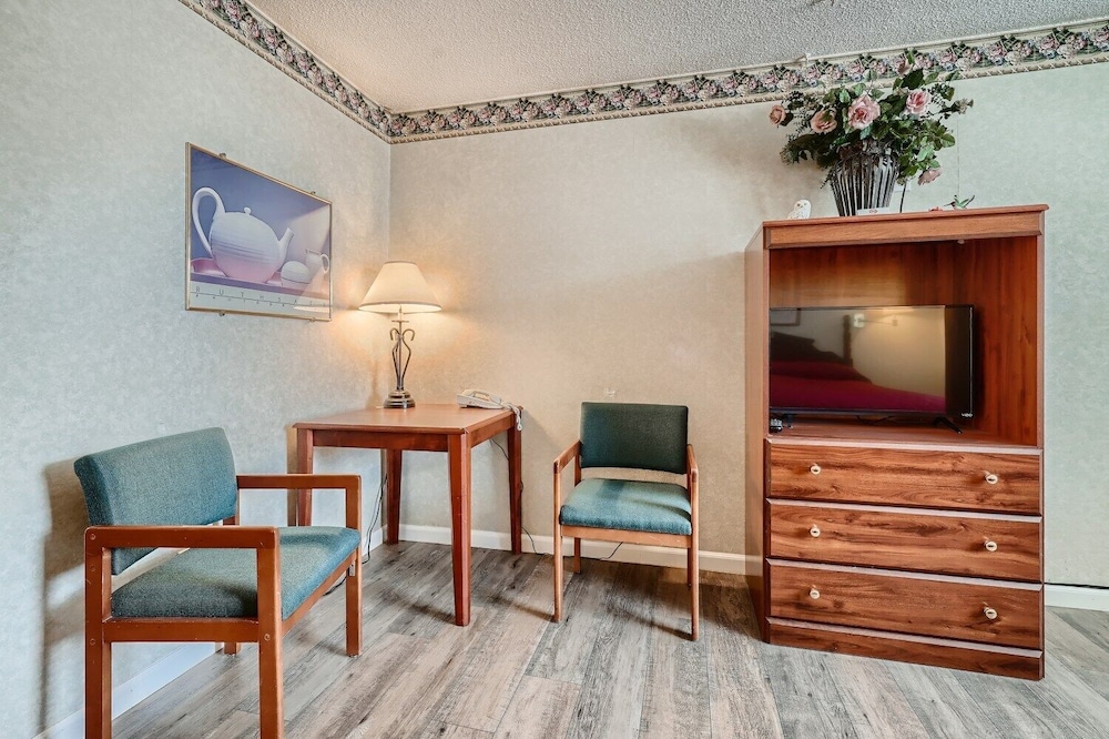 Travelers Uptown Motel 39/54