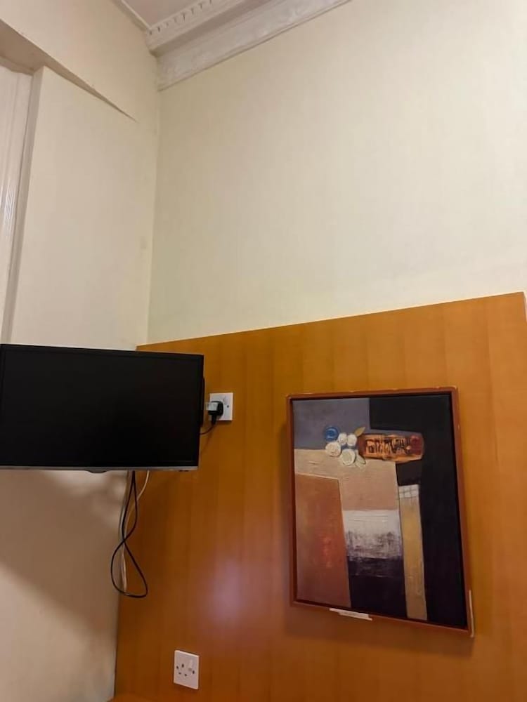Berkeley Court Hotel 6/33