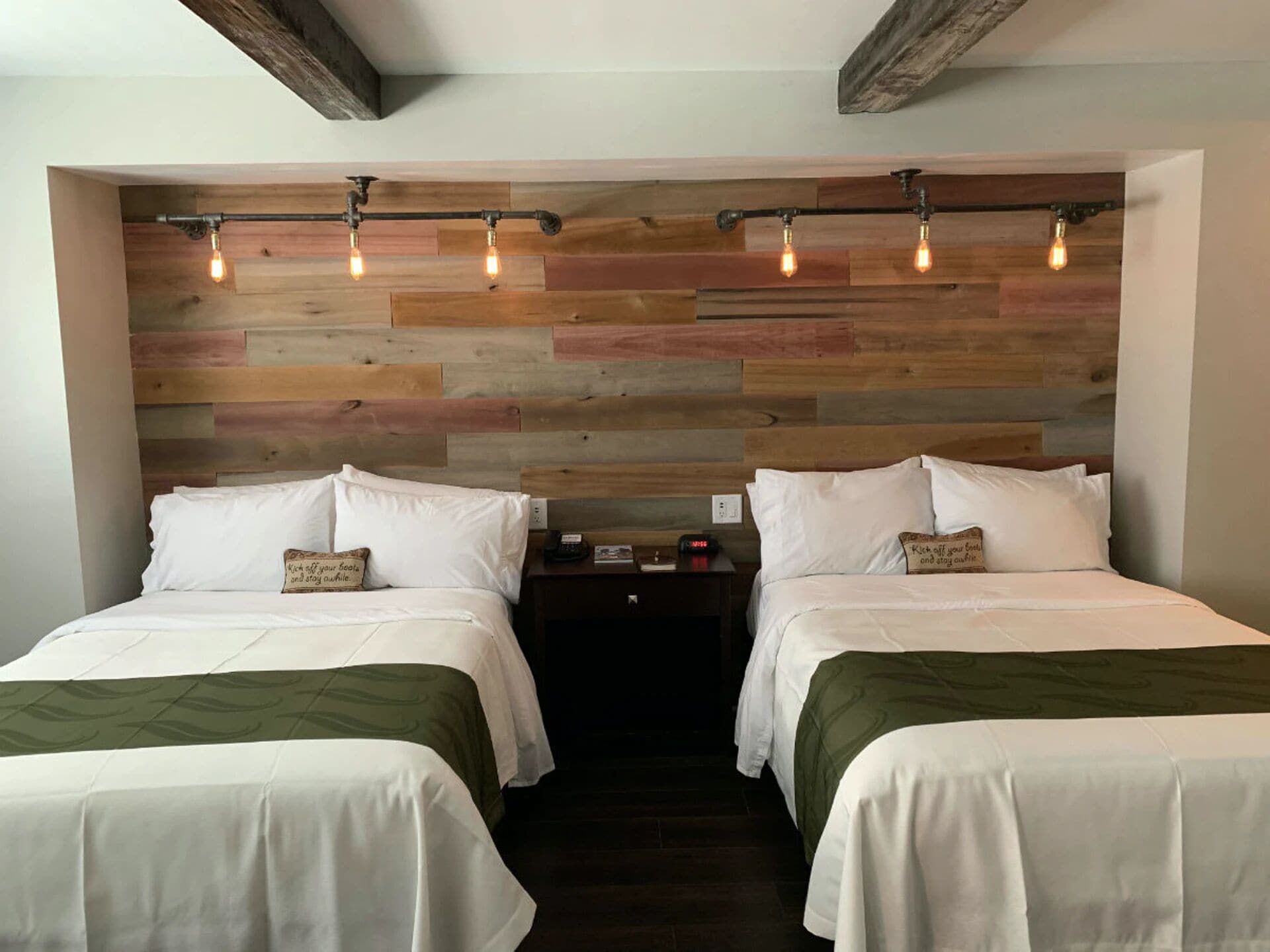 ELITE, SUITE, MULTIPLE BEDS