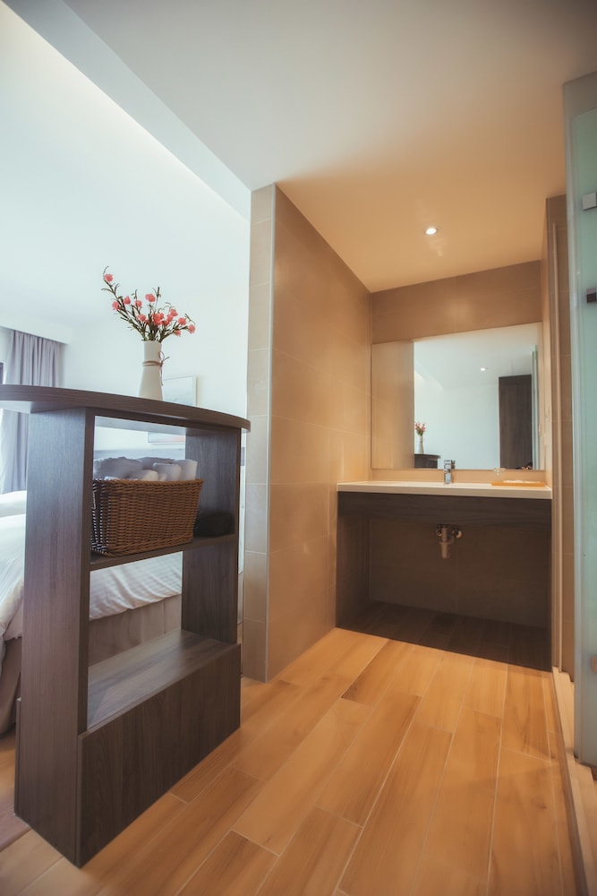 Fangliao Hotel 5/65