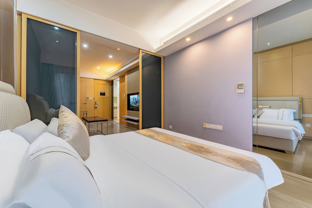Yicheng Apartment Poly World Center 15/59