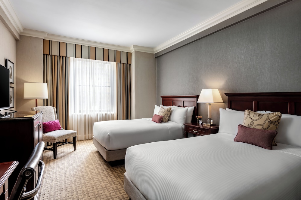 FAIRMONT, 2 DOUBLE BEDS