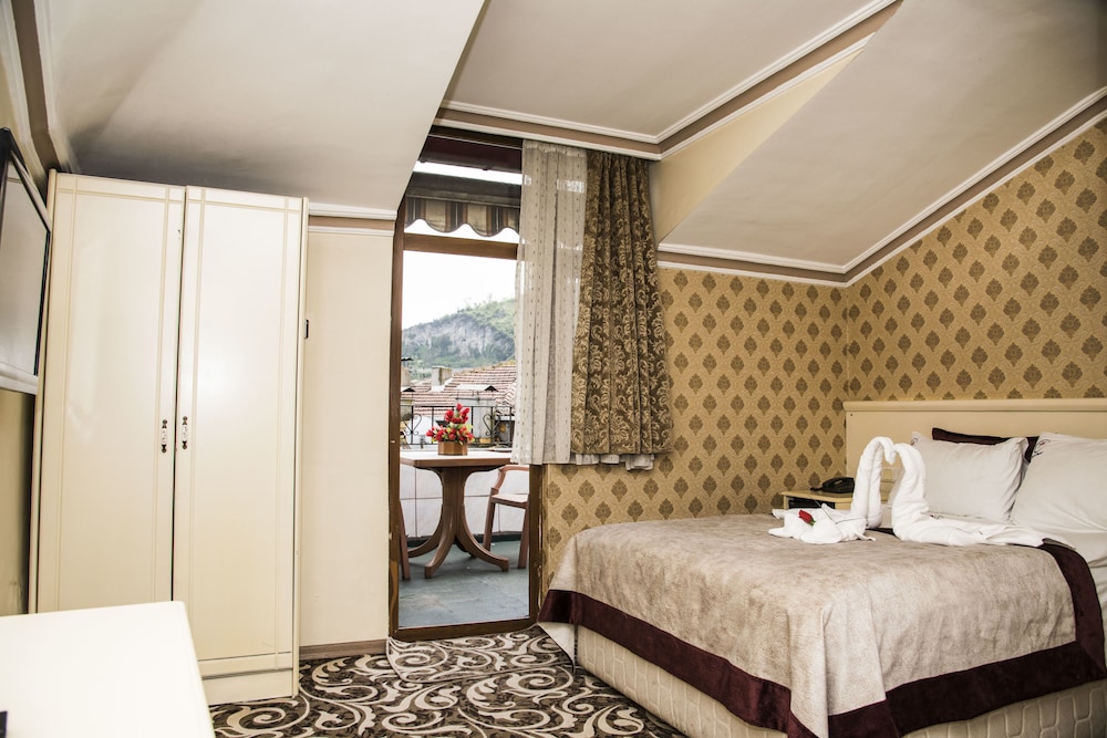 Nazar Hotel 18/40