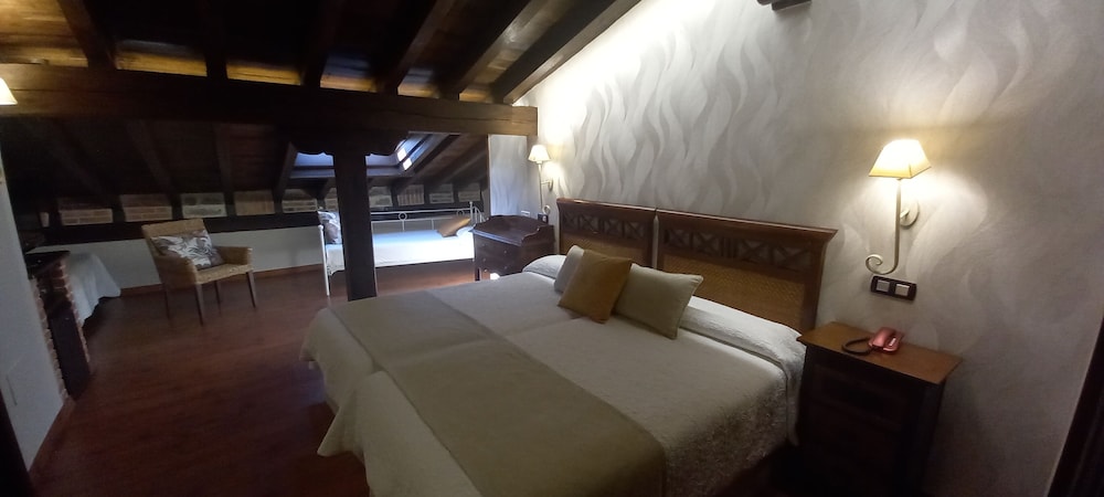 La Casona de Revolgo 32/44