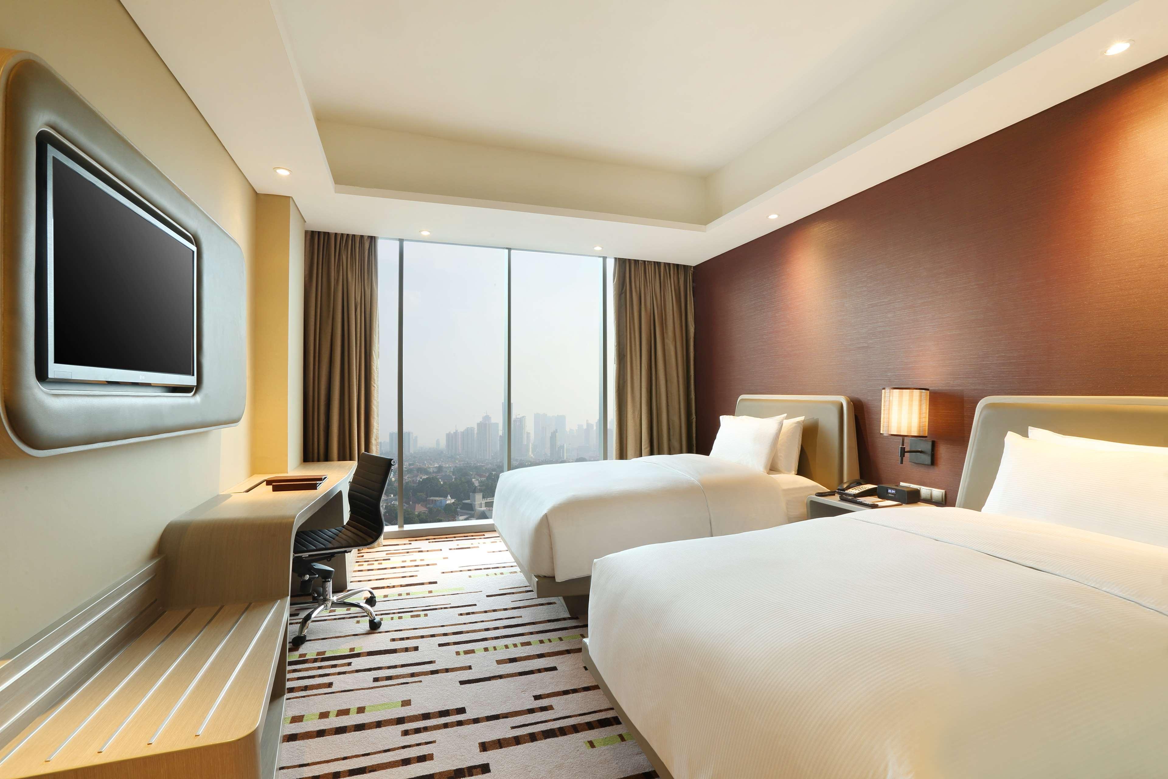 EXECUTIVE, TWIN BEDS, LOUNGE ACCESS