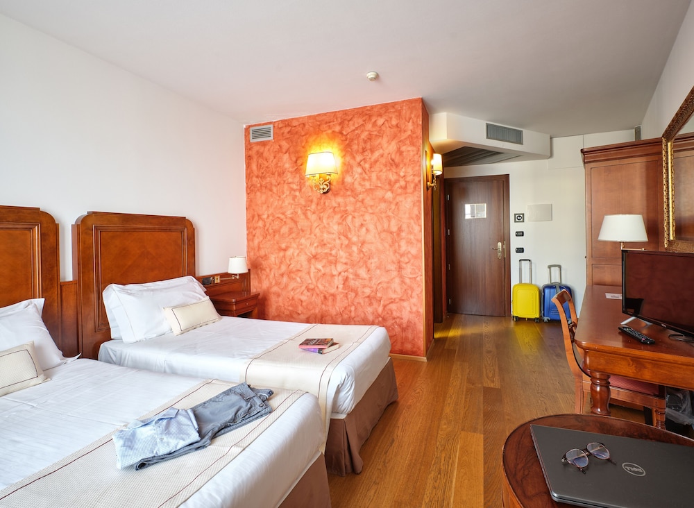 غرفة كلاسيكية بسريرين منفصلين، Villa Malaspina 4/8