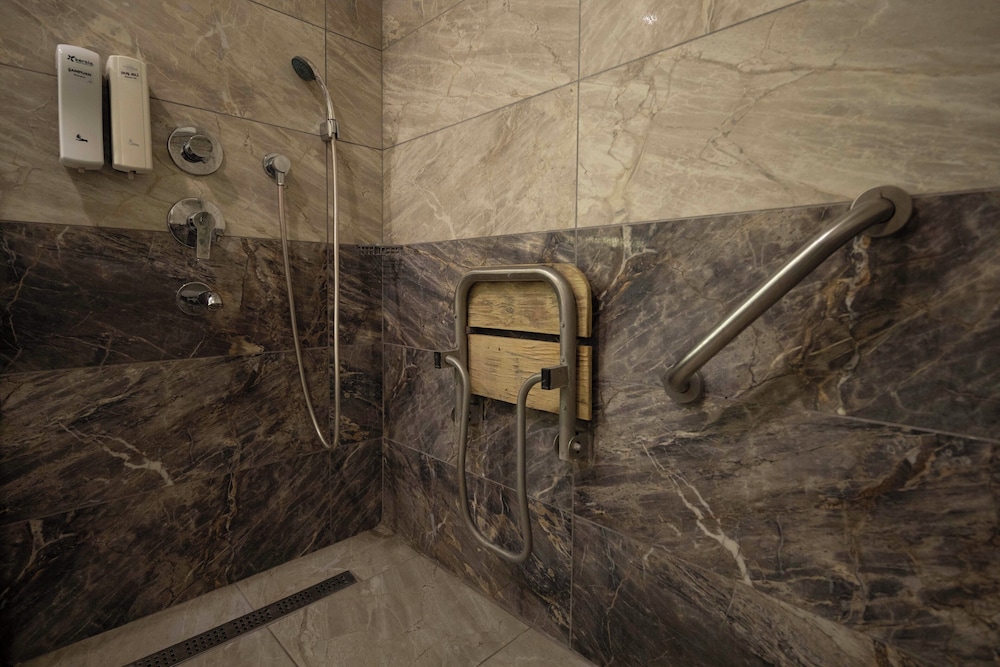 Karpalas City Hotel & Spa 37/70