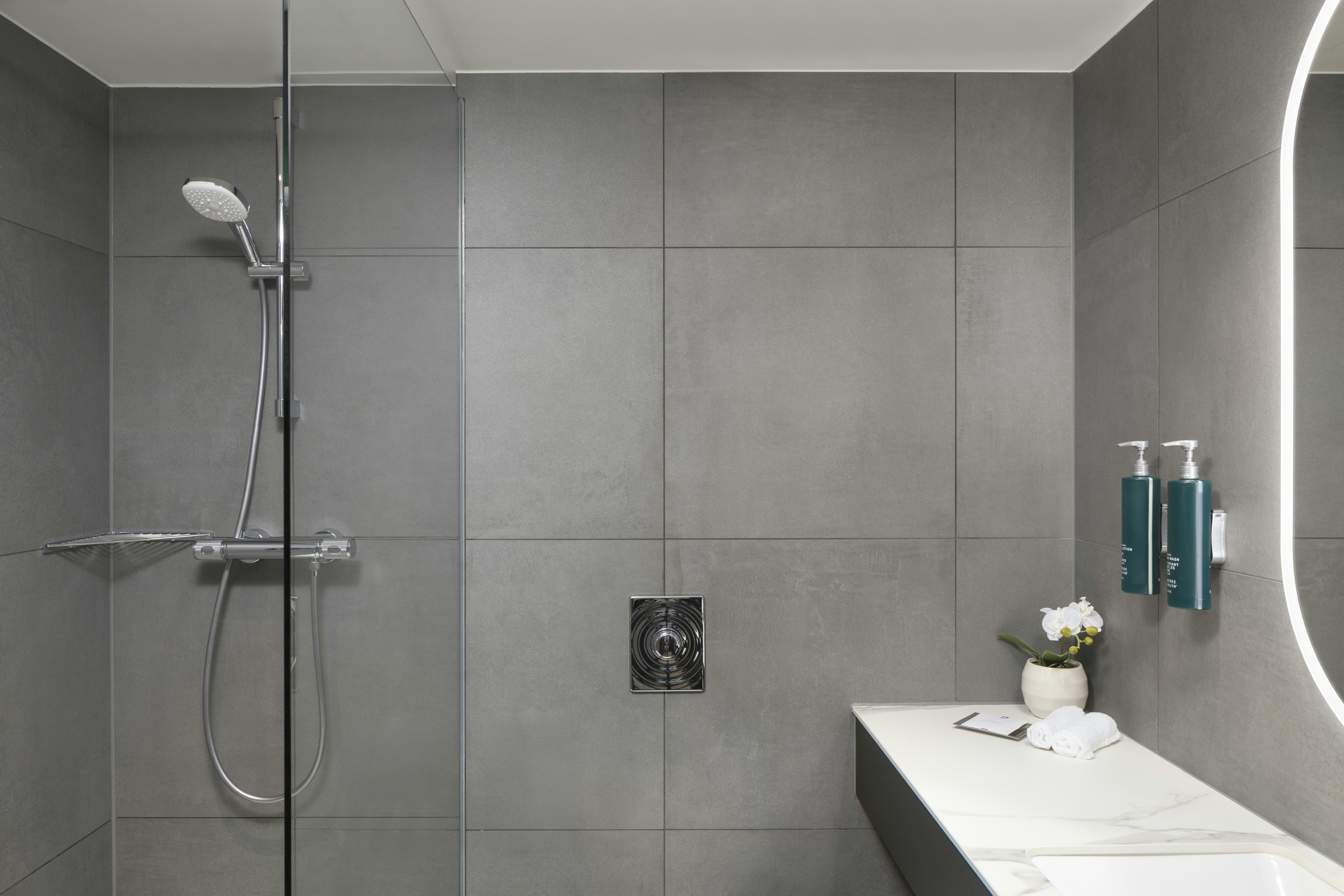 غرفة بريميوم تنفيذية بسرير كينج، Hilton Duesseldorf 3/3