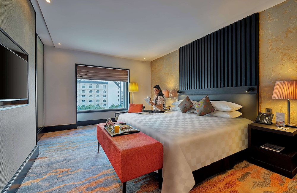 Superior King Suite