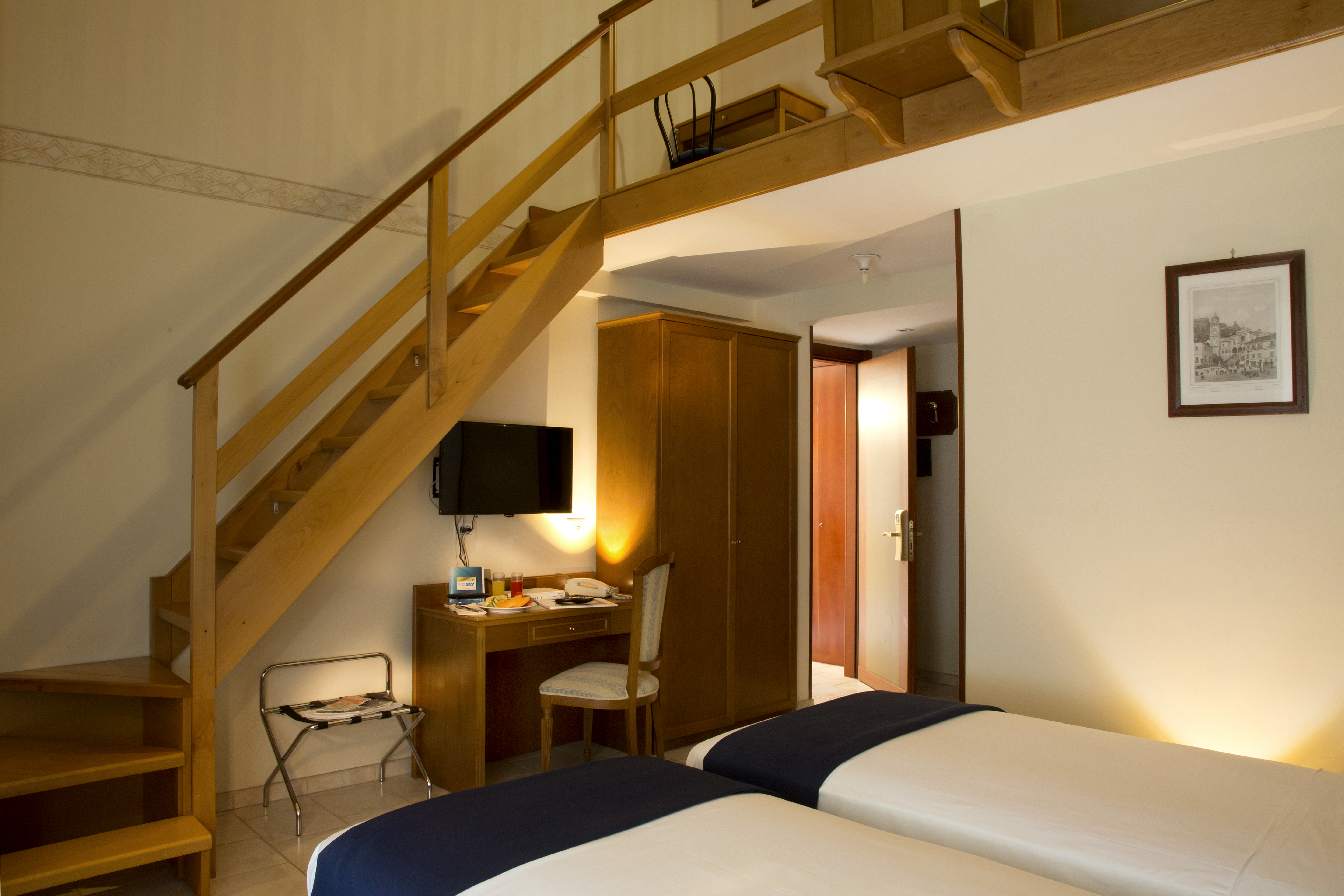 Room, Quadruple, Two Story