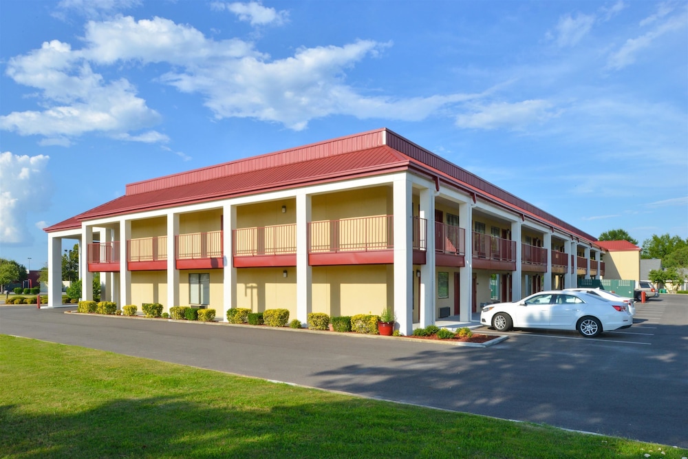 Americas Best Value Inn Tupelo Barnes Crossing 3/28