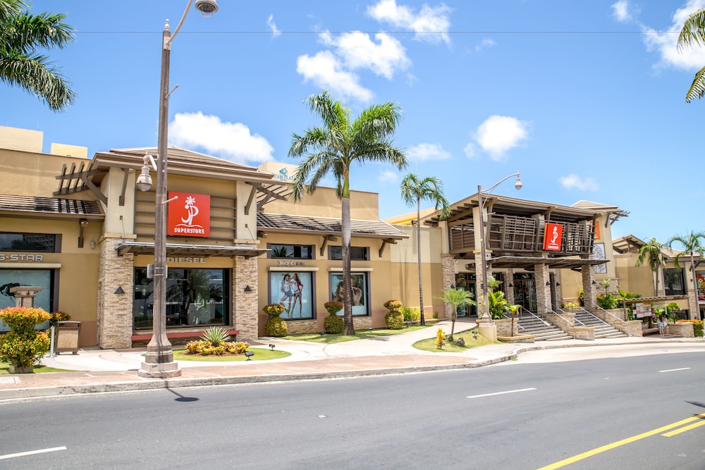 Guam Plaza Resort & Spa 60/69