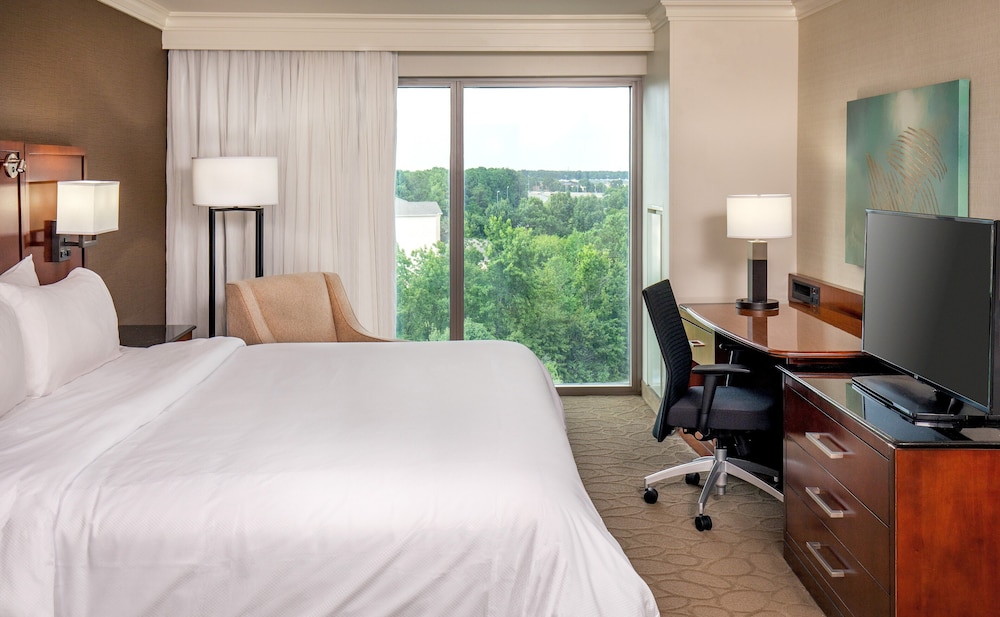 Room at Delta Hotels by Marriott Chesapeake Norfolk, CHESAPEAKE - VA