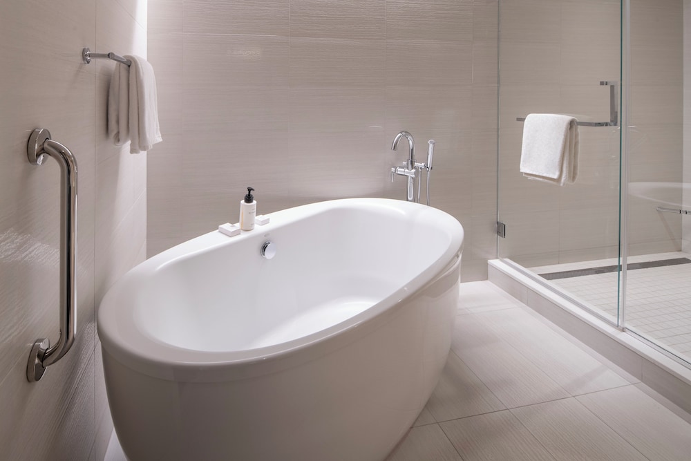 Water, Suite, King Bed، InterContinental Washington D.C. - The Wharf, an IHG Hotel 4/4