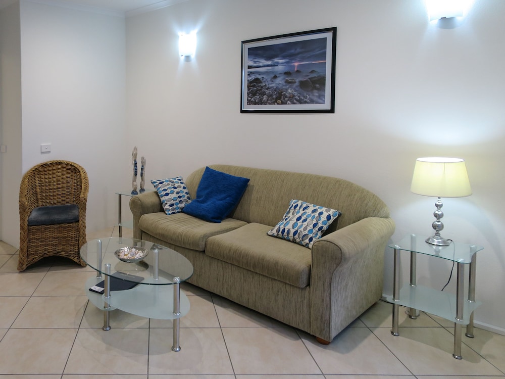Marlin Waters Beachfront Apartments 72/100