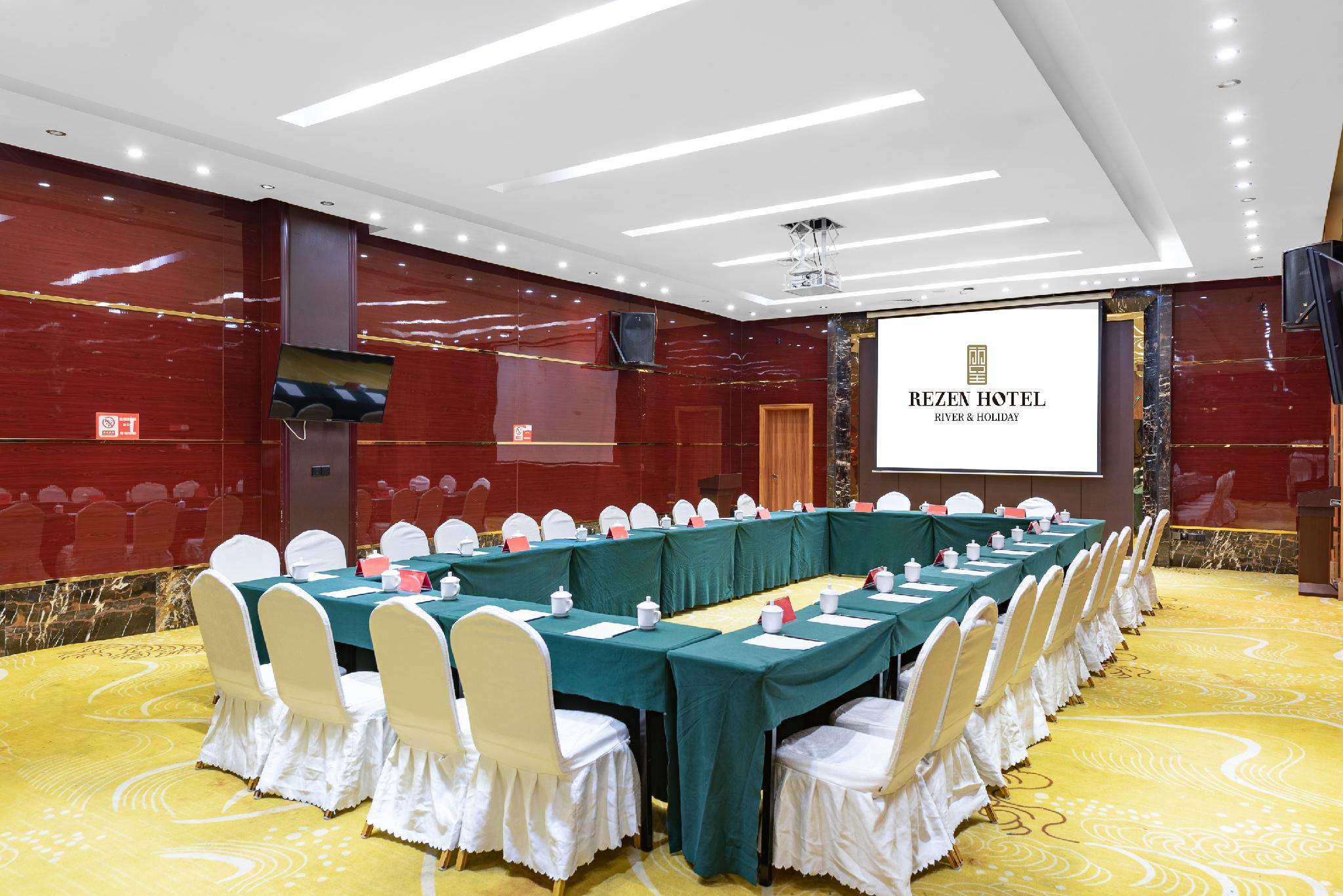 River & Holiday Rezen Hotel PengShui 19/20