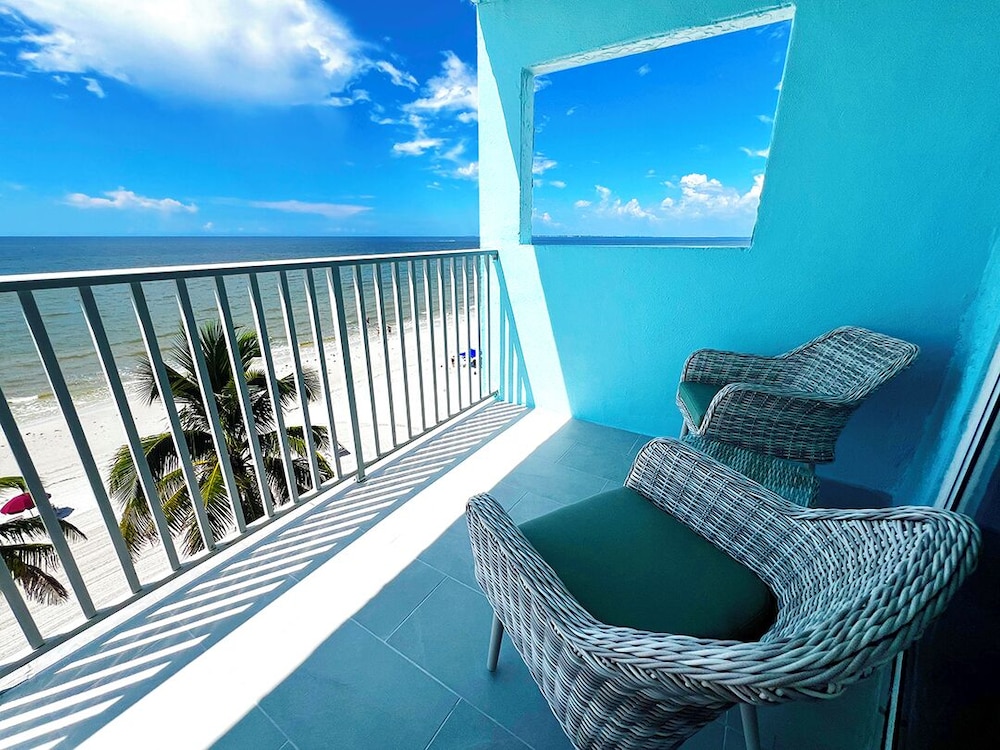 Lani Kai Beachfront 21/50