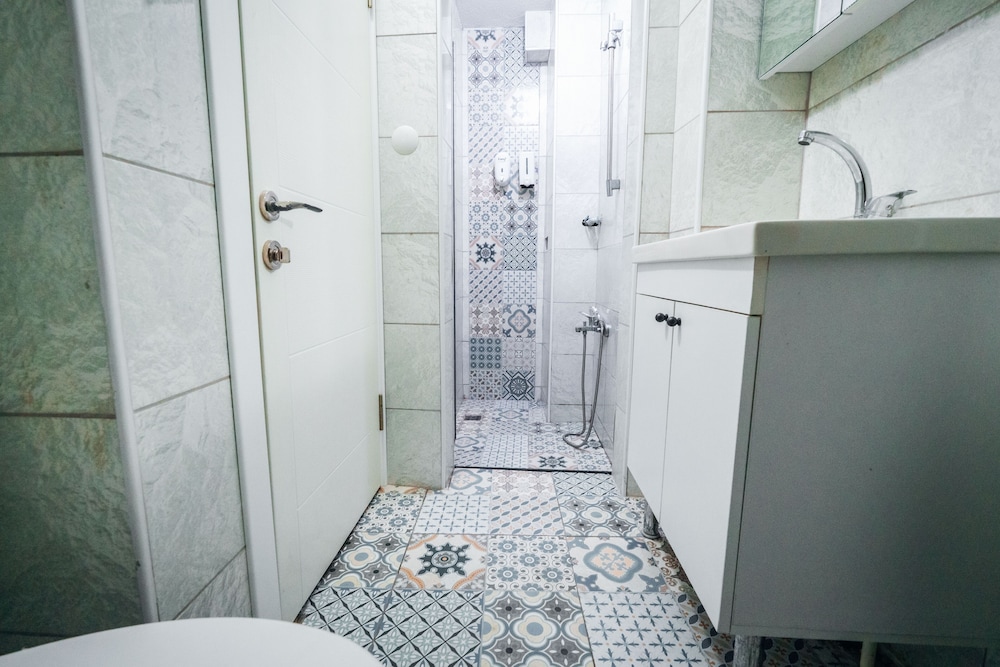 Evin Suit Hotel 49/50