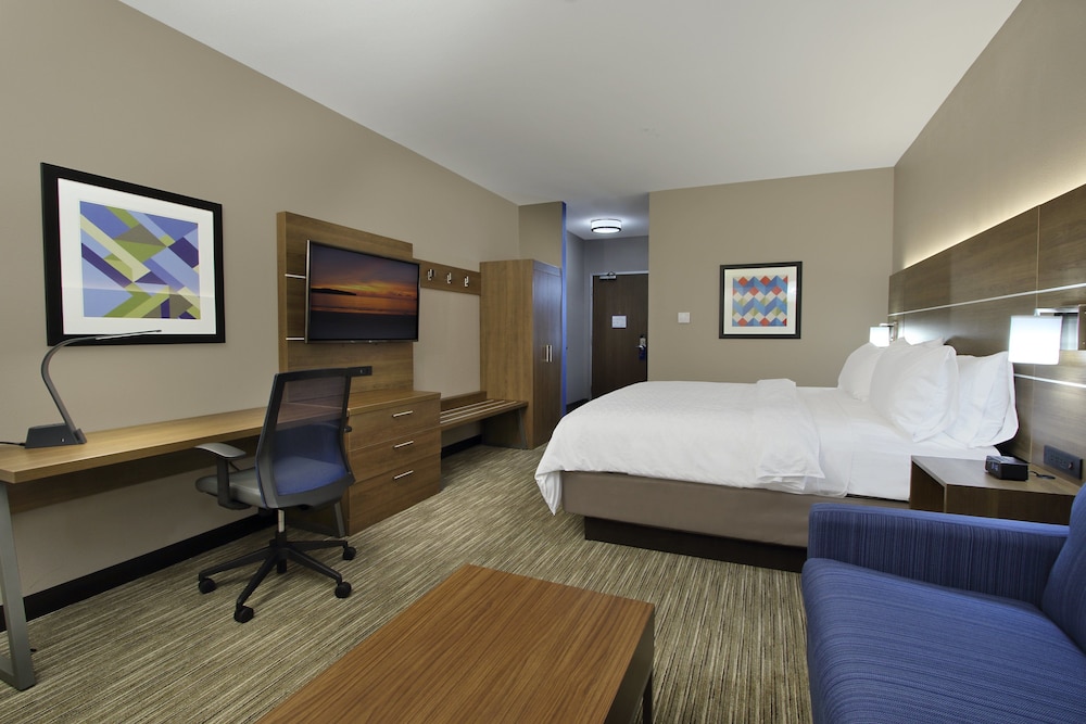 Holiday Inn Express & Suites Dallas-Frisco NW Toyota Stdm 14/52