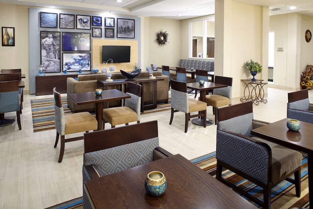 Hawthorn Suites By Wyndham Wheeling At the Highlands 26/45