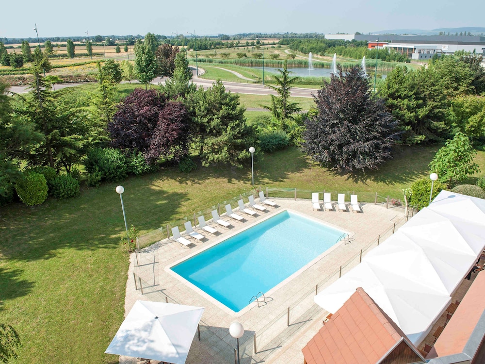 NOVOTEL BEAUNE 4/73