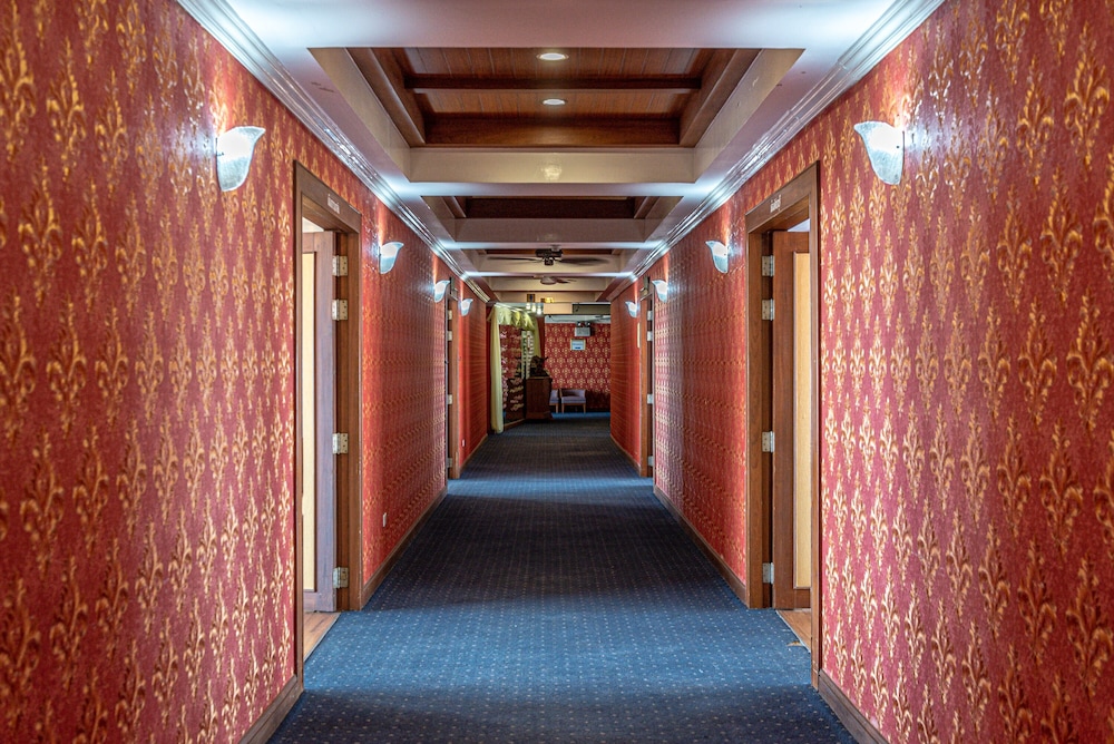 Nonthaburi Palace Hotel 3/66
