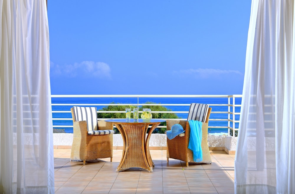 Apollonia Beach Resort and Spa 9/77