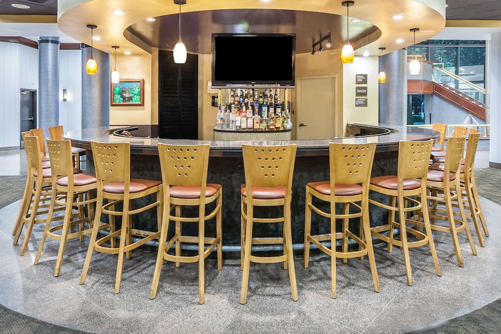 Sonesta Irvine John Wayne Airport 56/75