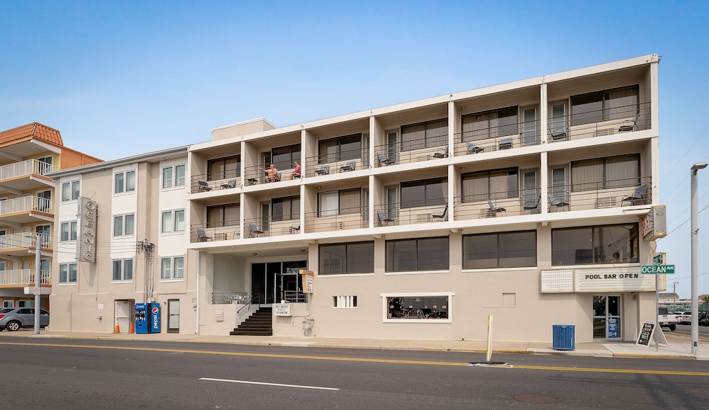 Oceanic Hotel 5/50