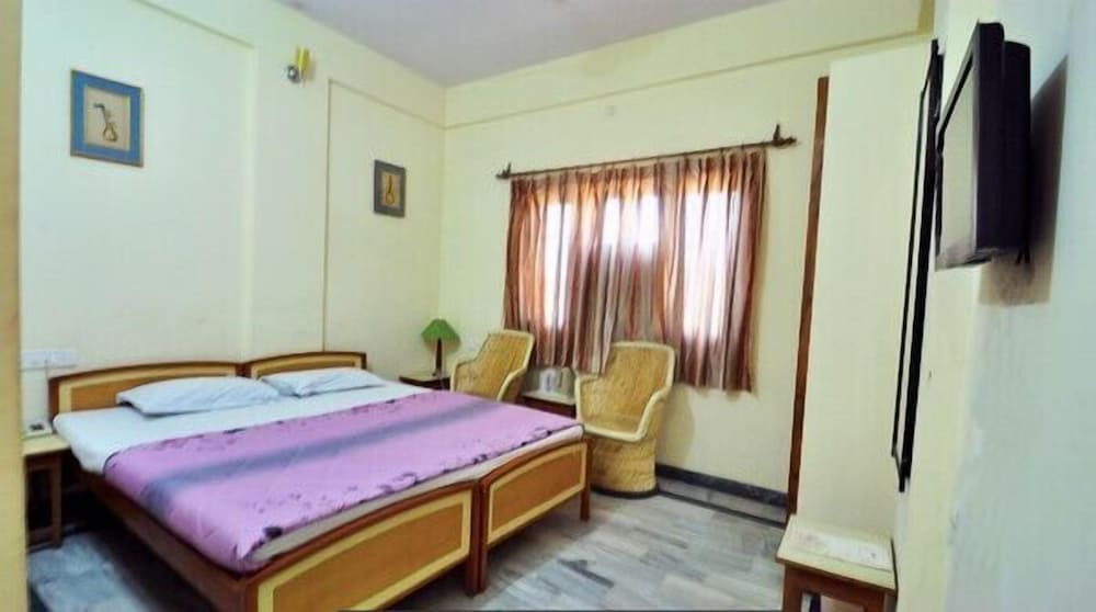 Hotel Teerth Palace 8/24