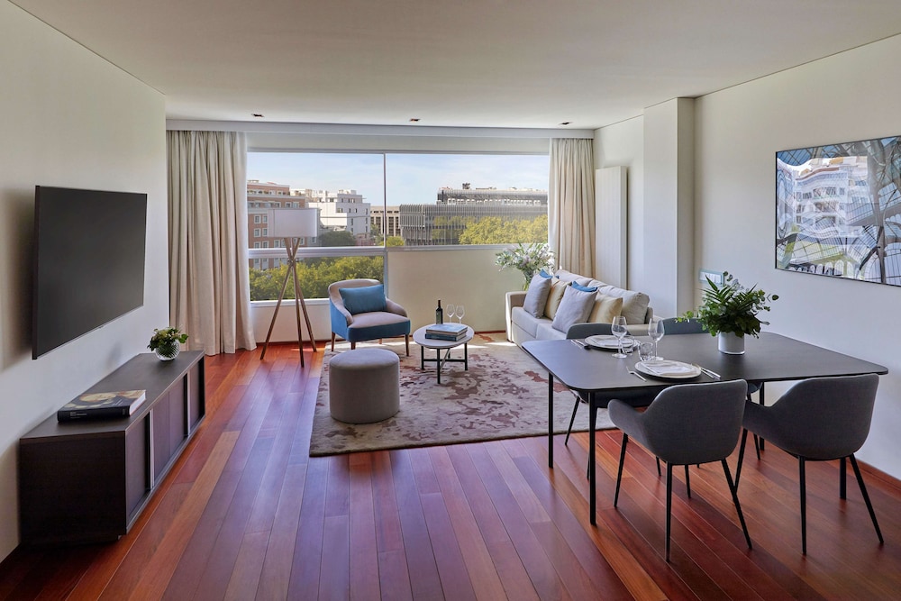 Hyatt Regency Madrid Residences 17/34