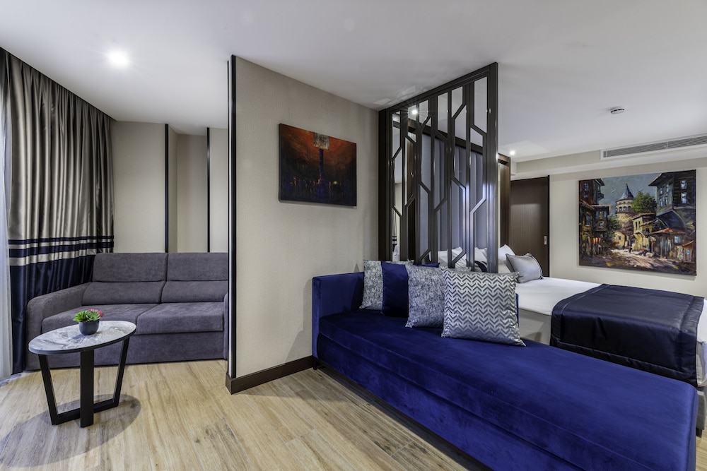 Aprilis Deluxe Hotel 13/50